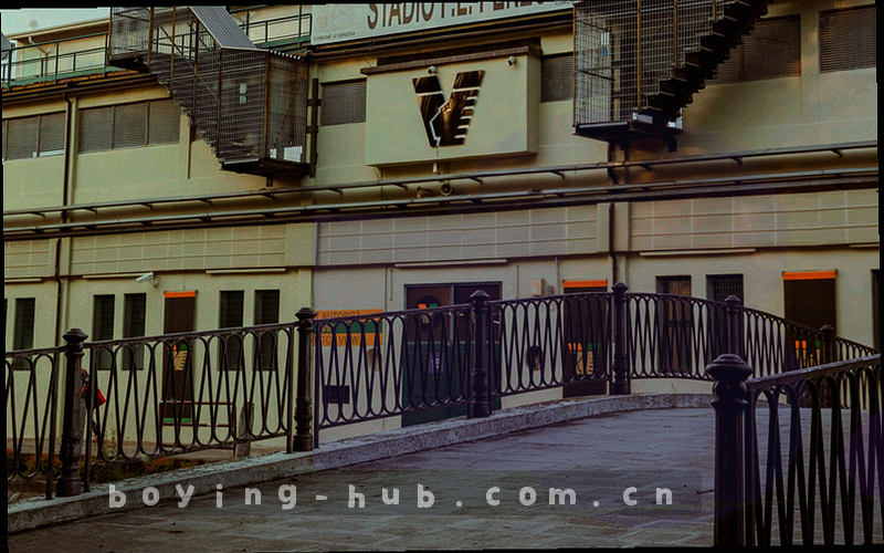 换设备后重新登录的步骤抽象图，四个节点依次连线